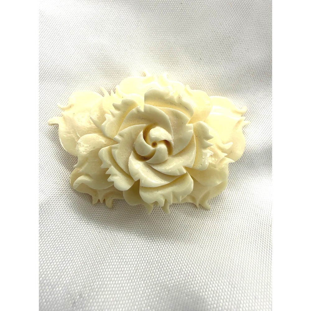 Vintage Cream Carved Faux Ivory Rose Brooch Floral Resin Pin Neutral‎ Accessory